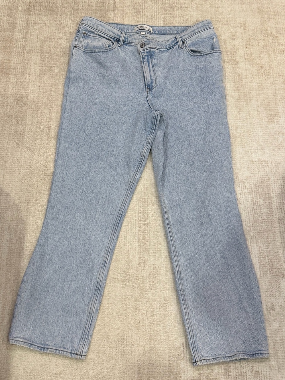 Abercrombie Curve Love 90s Straight Ultra High Rise Jeans Light Wash 33/16S